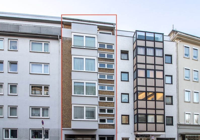 Strassenansicht des Hauses