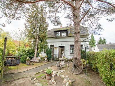 Haus 1: Strassenansicht