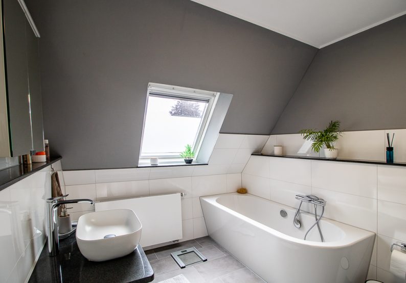Obergeschoss: Badezimmer