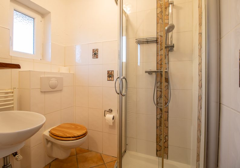 Erdgeschoss: Badezimmer