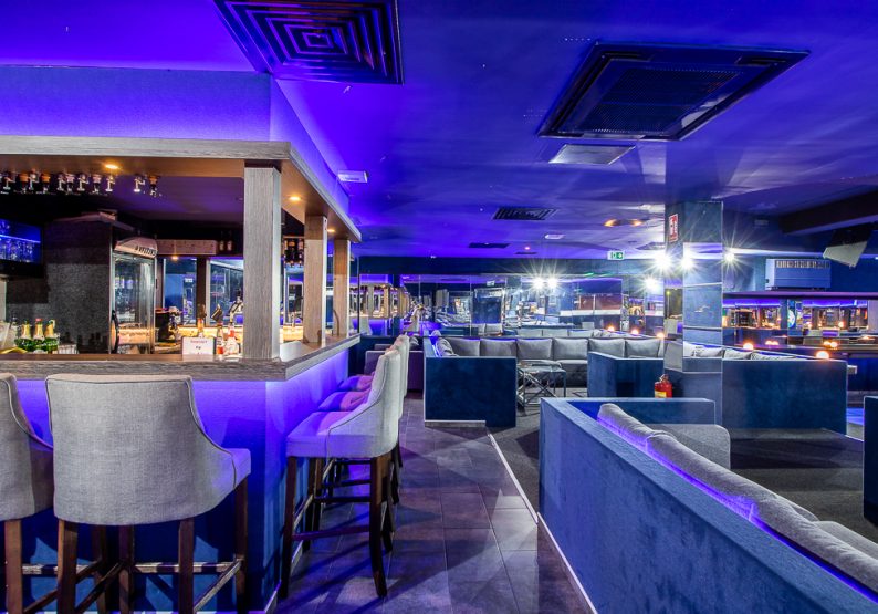 Bar im Loungebereich