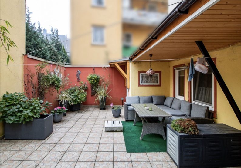 Terrasse im Innenhof