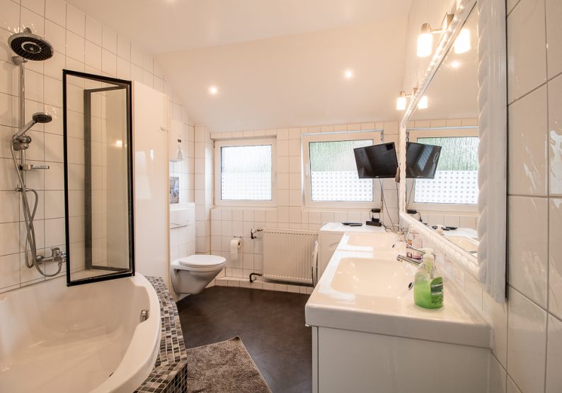 1. Obergeschoss: Badezimmer