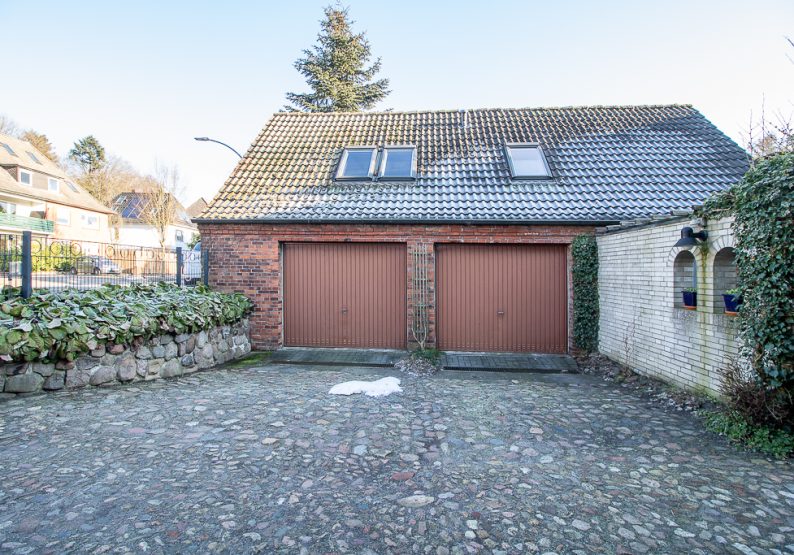 Garagenbereich - Garage links